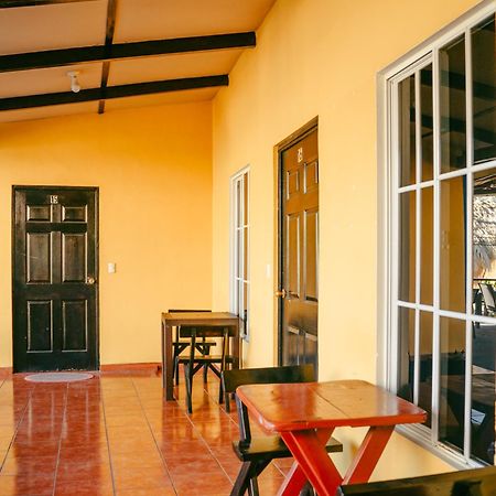 Papaya Lodge La Libertad Kültér fotó